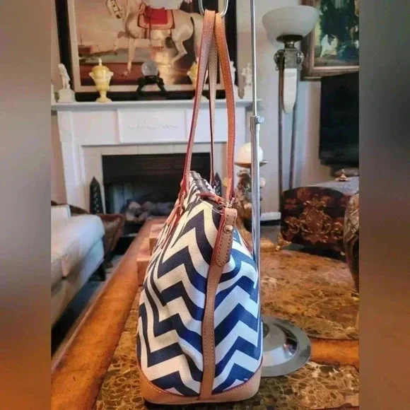 DOONEY & BOURKE SHOULDER BAG - Picture 4 of 14